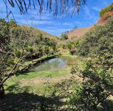 Sítio em vassouras