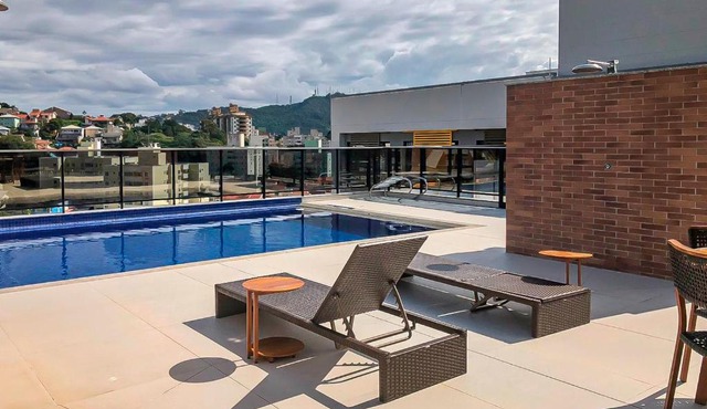 Sapphire Studios: Conforto no Córrego Grande P528 in Florianópolis