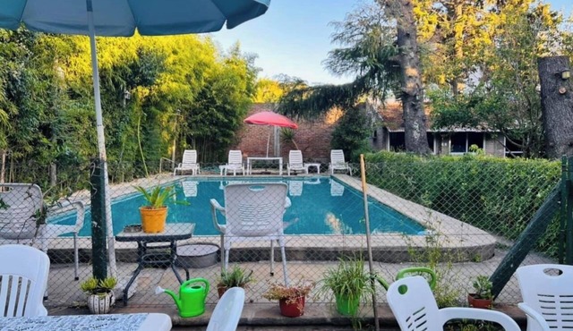 Secure, super equipped and comfortable villa for up to 15 guests in Benavídez Tigre.