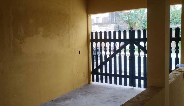 Simple house 5 km from the beach in Itanhaém – affordable and functional