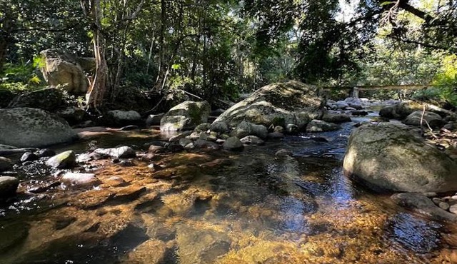 Sitio Sonho Meu com Cachoeira ao fundos in Tijucas