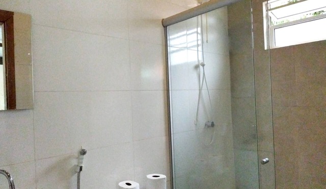 Spacious 5-bedroom house with WiFi, AC in lovely Brasília in Brasília