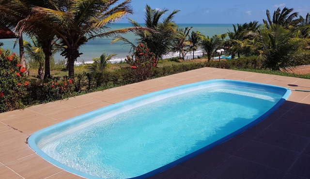 Spectacular home in waterfront condominium in Rio do Fogo