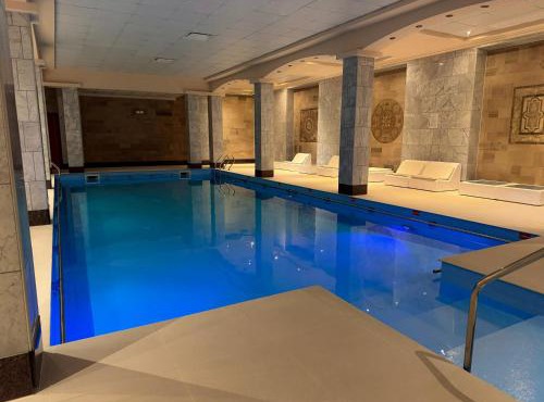 Status Hotel