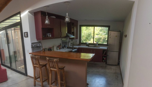 Studentenkamer in een Riant Huis in Tigre met Tuin en Zwembad