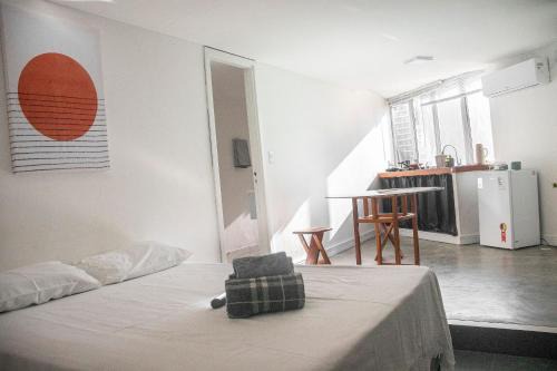 Studio a 160 metros da Praia do Farol da barra ll