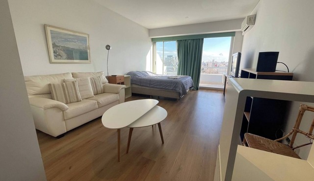 Studio Apartment Panoramic View of BSAS Above 9 de Julio Avenue