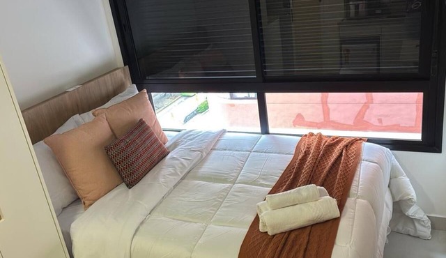 Studio em frente ao Hospital das Clinicas | ZJ111