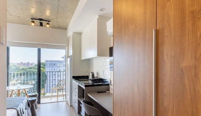 Studio in Condo w/gym 350m From PUC Ebi0603 in Curitiba