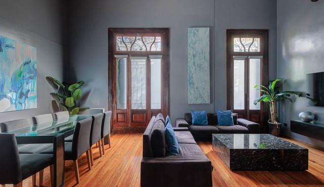 Stylish home with a brand new private Jacuzzi in the heart of Palermo Soho!