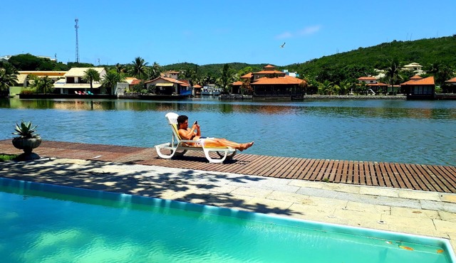 SURF SUITE, on the edge of the lagoon