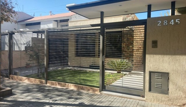 Tabanera Suite house in Residential Area 5 km from downtown