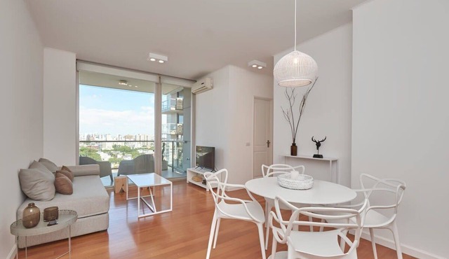 Torre Montagna - Stylish 1BR with balcony in Nunez