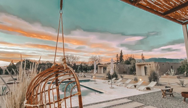 Tres Cruces Lodge