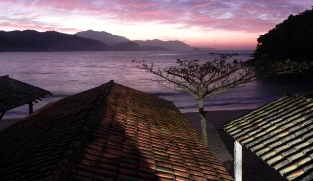 TRINITY - SEAFRONT - FOOT IN THE SAND - 11 PEOPLE in Paraty