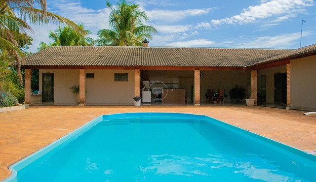 Verona¹ farm, large and close to the park.