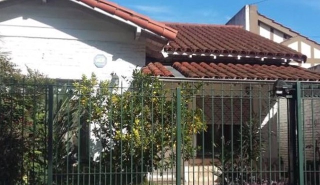 Very nice house with great garden, ideal green lovers.