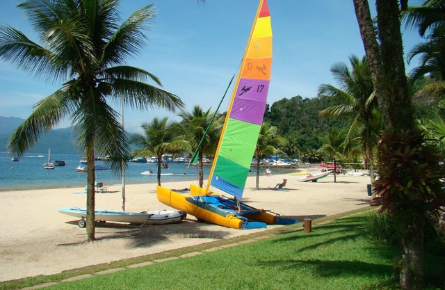 House on the sand beach, 4 bedrooms, spectacular view, Portogalo, Angra dos Rei