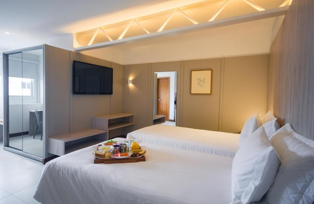 Malibu Plaza Hotel 