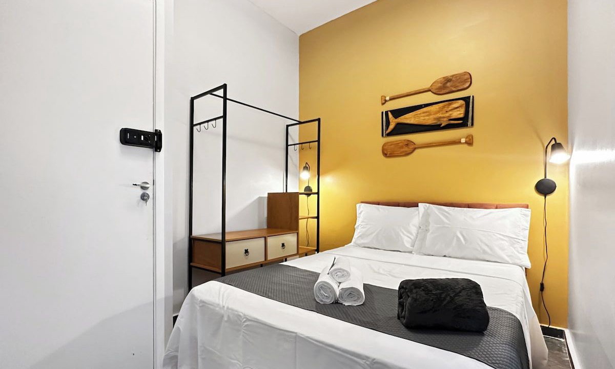 Guaruja Bed & Breakfast | 200m da Praia - Suite - AC