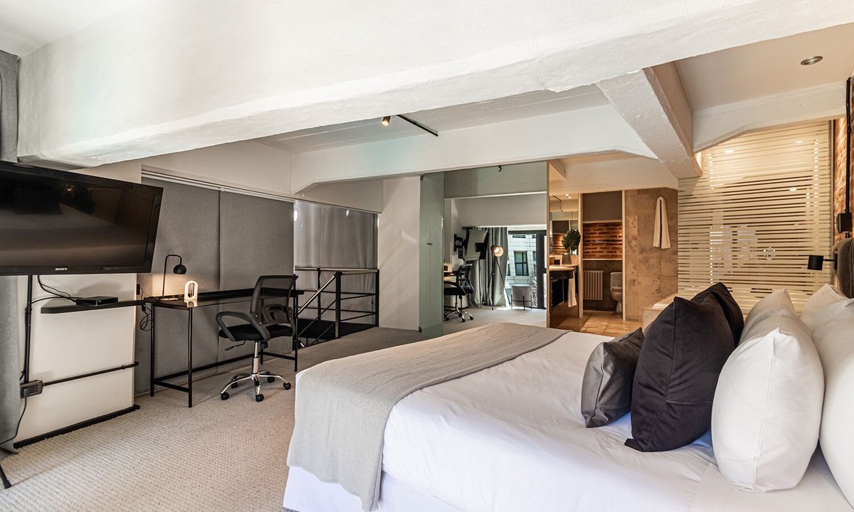 Palermo Chico Apartment | Loft in BA's Most Iconic Building · Pool & BBQ