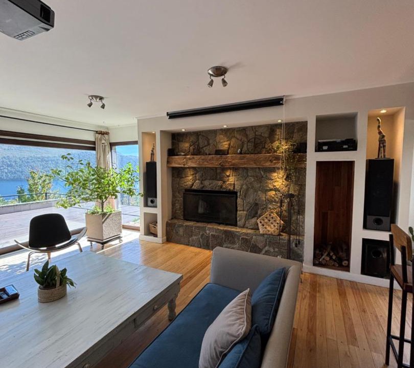 Villa Catedral Villa | Casa de Lujo con Vista al Lago Gutiérrez y Jacuzzi