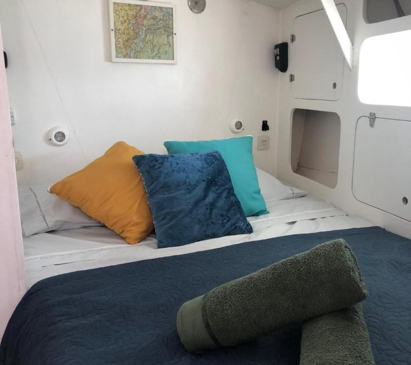 Mambucaba Boat Rental | Passeio diurno velejando no Veleiro Maverick