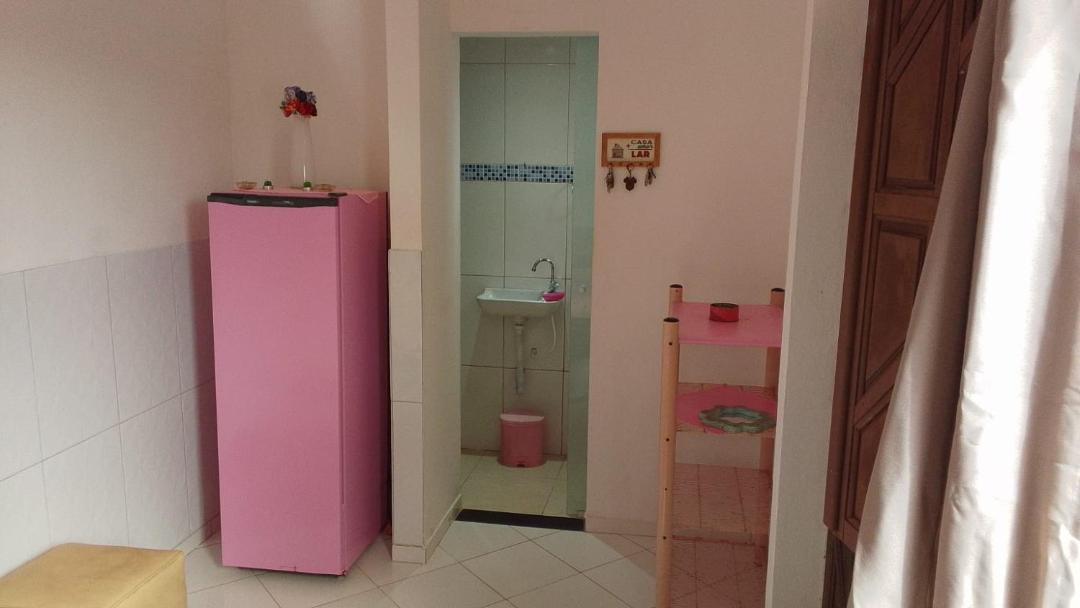 Vera Cruz House | Casa Rosa da Ilha - Suíte Confortável com Ventilador e Jardim