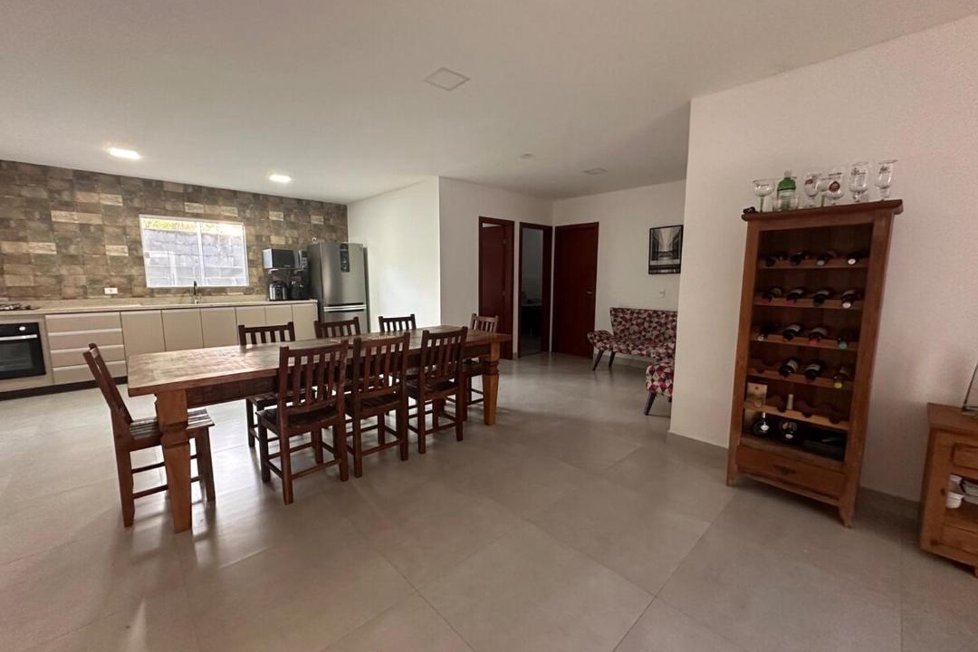Guaratiba House | Casa com quadra de areia