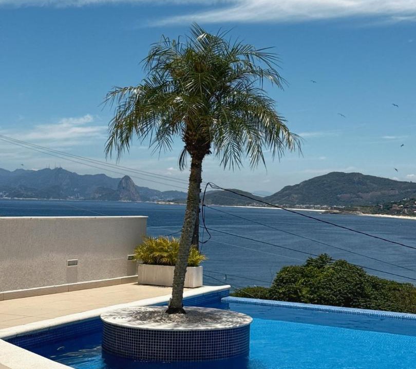Niteroi House | Marina's Praia Itaipu
