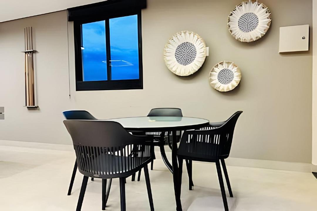 Saraiva Apartment | Studio Essenza | Moderno, Confortável e Completo.