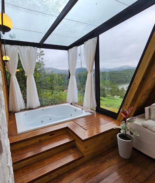 Nazare Paulista Ski Chalet | YESHUA - Cabana de Luxo com Hidro, Lago Natural e Adega