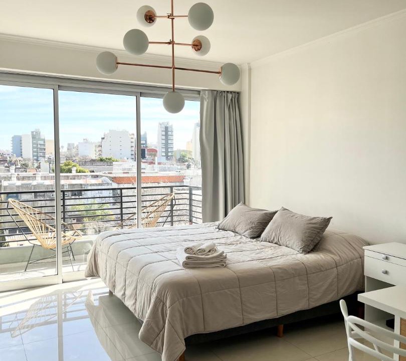 Comuna 10 Apartment | Moderno Monoambiente Luminoso con balcón