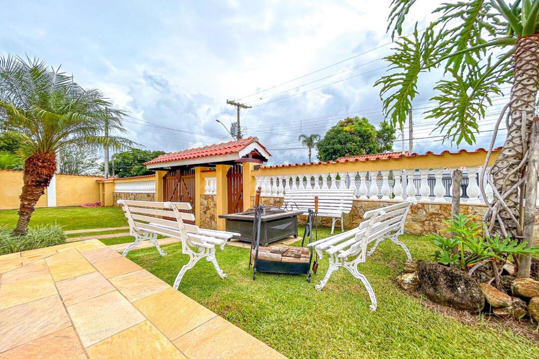Jardim Colonial House | Chacara elegante com piscina e lazer em Atibaia SP