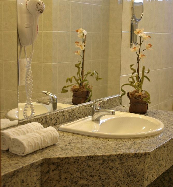 Photo of Bathroom in Oficinas