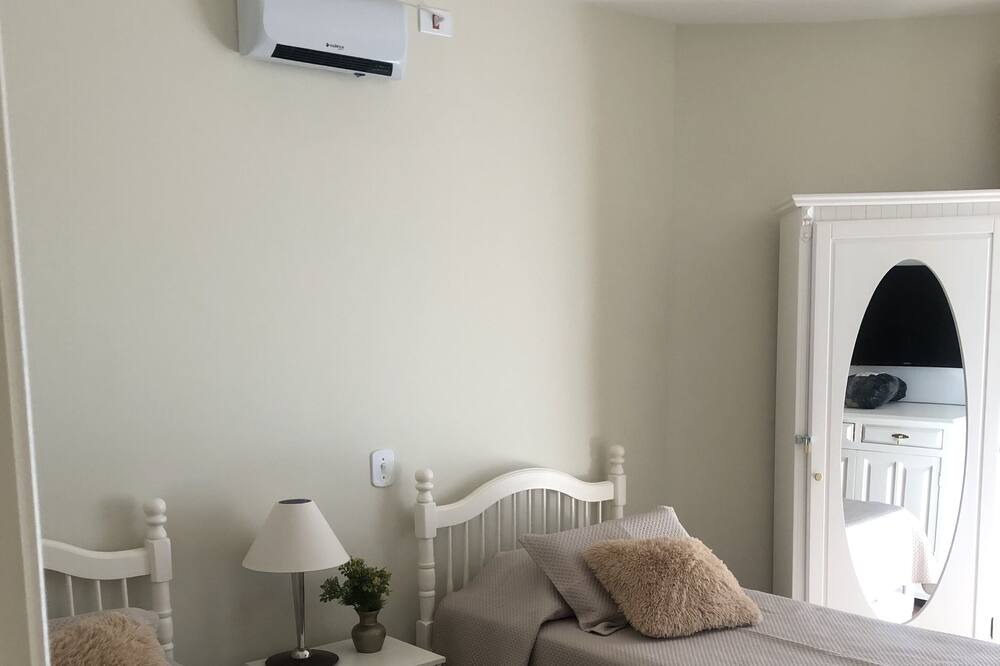 Photo of Bedroom in Vila Poran