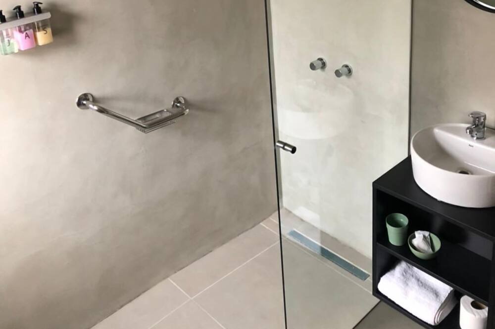 Photo of Bathroom in General Roca