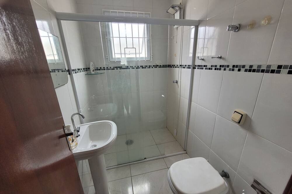 Photo of Bathroom in Indaia