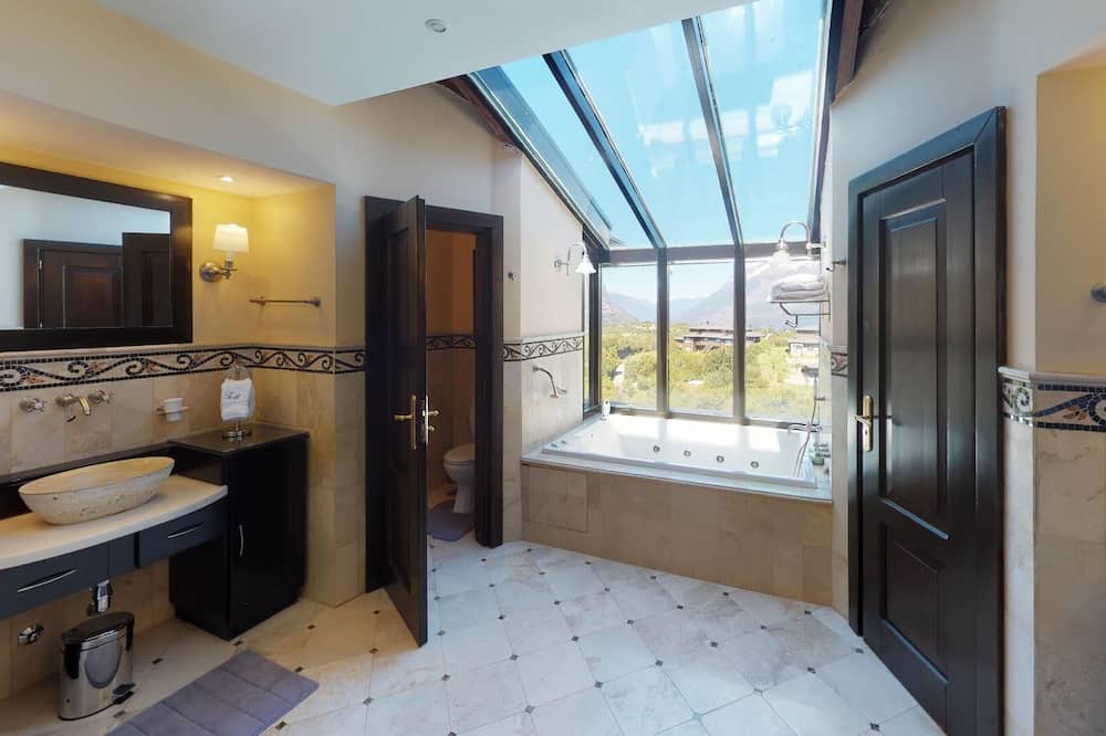 Photo of Bathroom in Villa Arelauquen