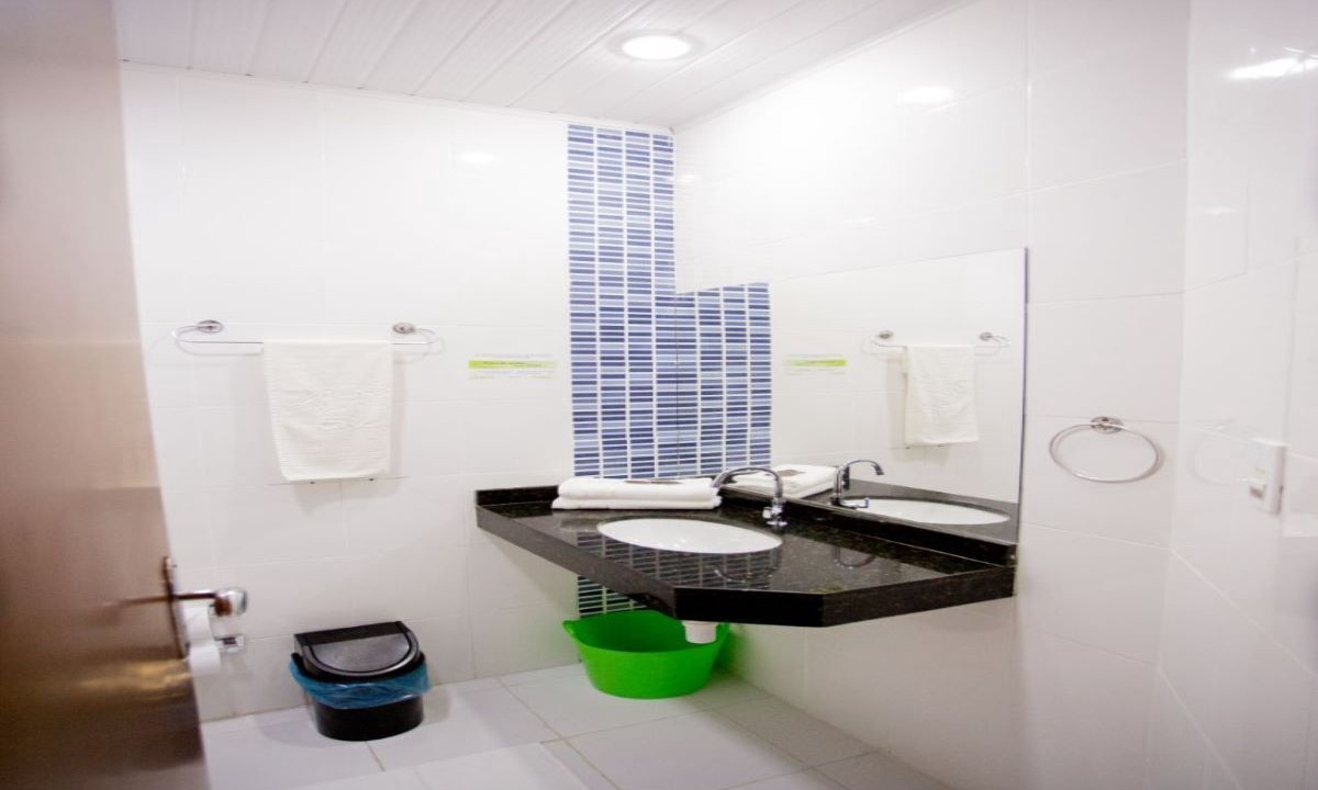 Photo of Bathroom in Atalaia