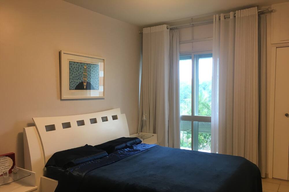 Photo of Bedroom in Peninsula