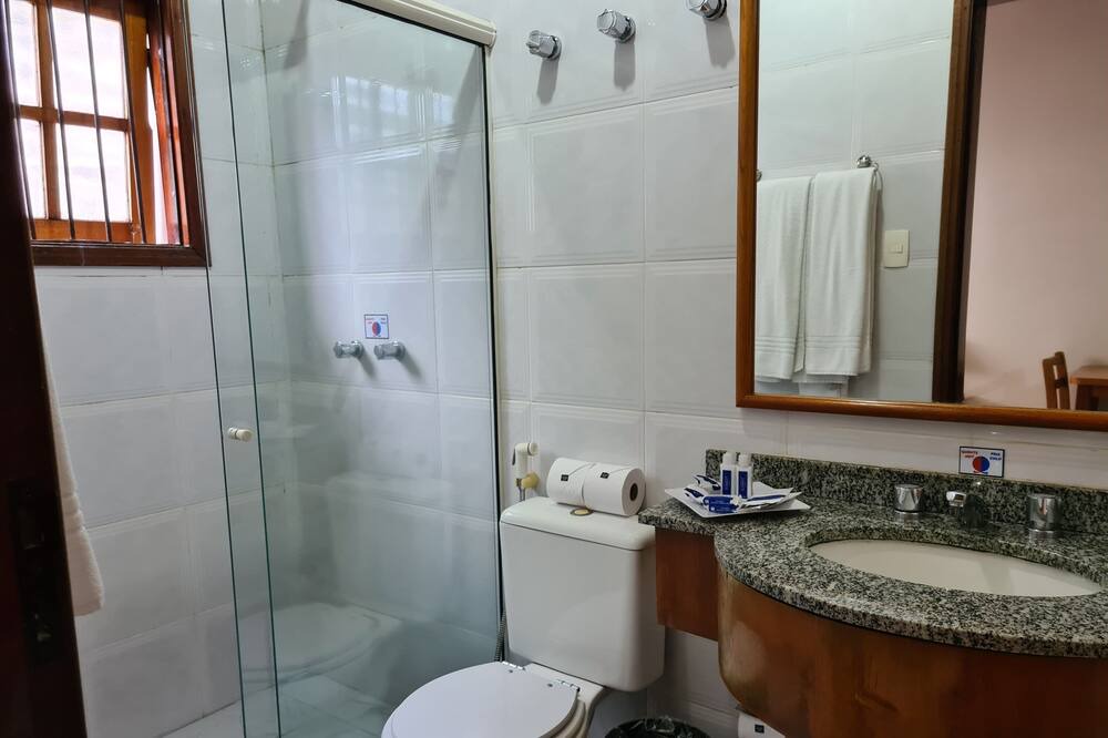 Photo of Bathroom in Vila Everest