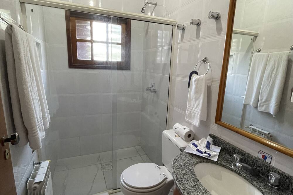 Photo of Bathroom in Vila Everest