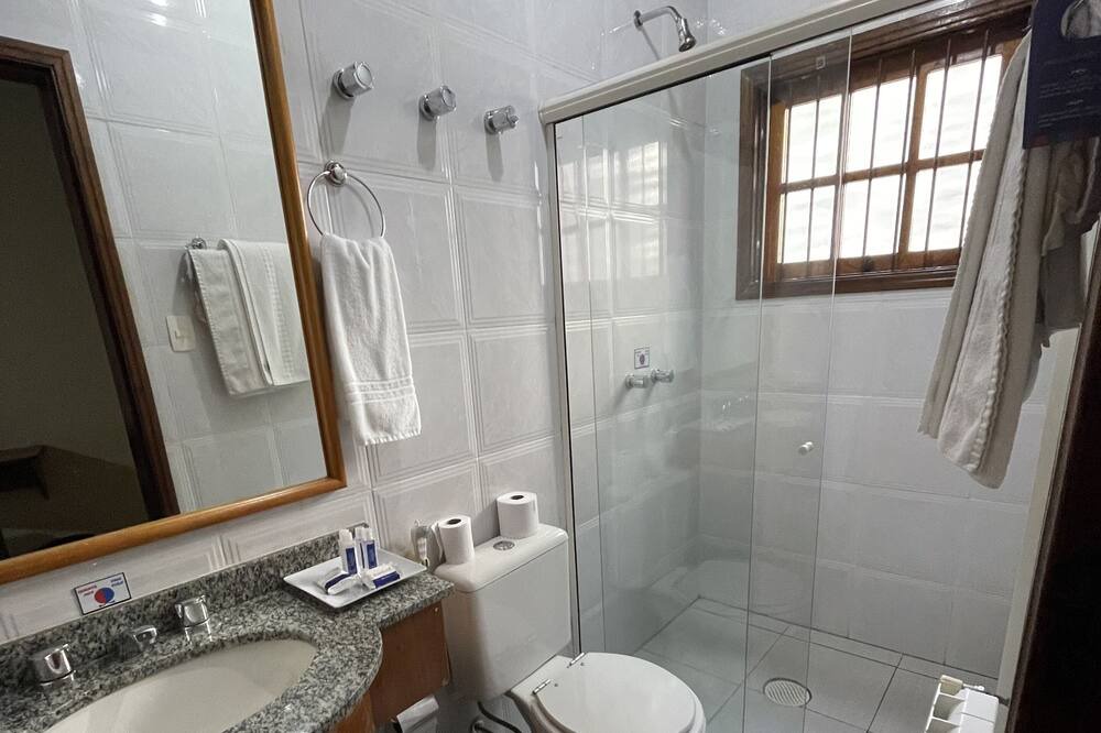 Photo of Bathroom in Vila Everest