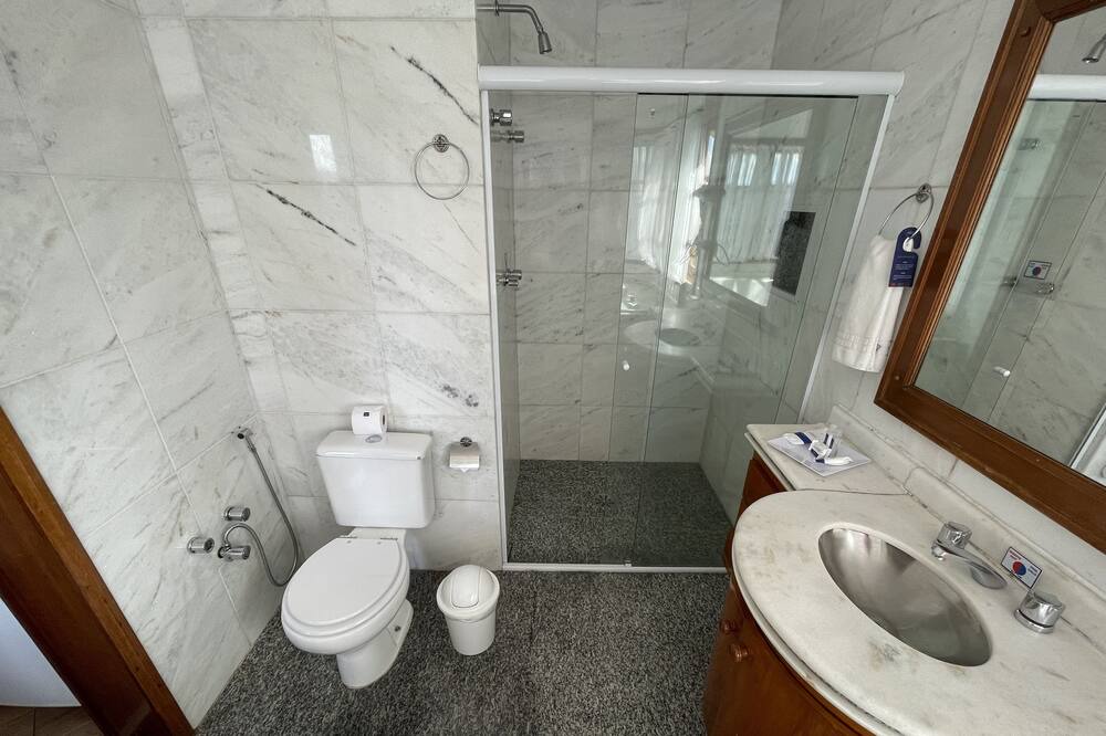 Photo of Bathroom in Vila Everest