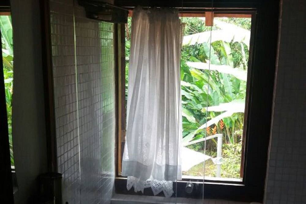 Photo of Bathroom in Felix