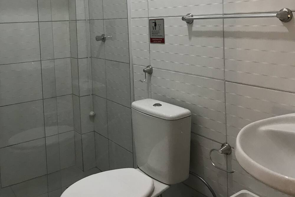 Photo of Bathroom in Capivari