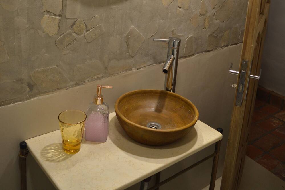 Photo of Bathroom in Javi