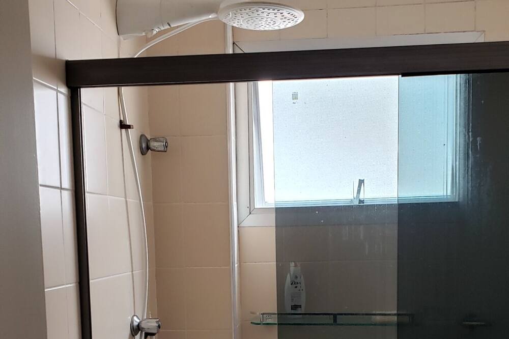 Photo of Bathroom in Tombo