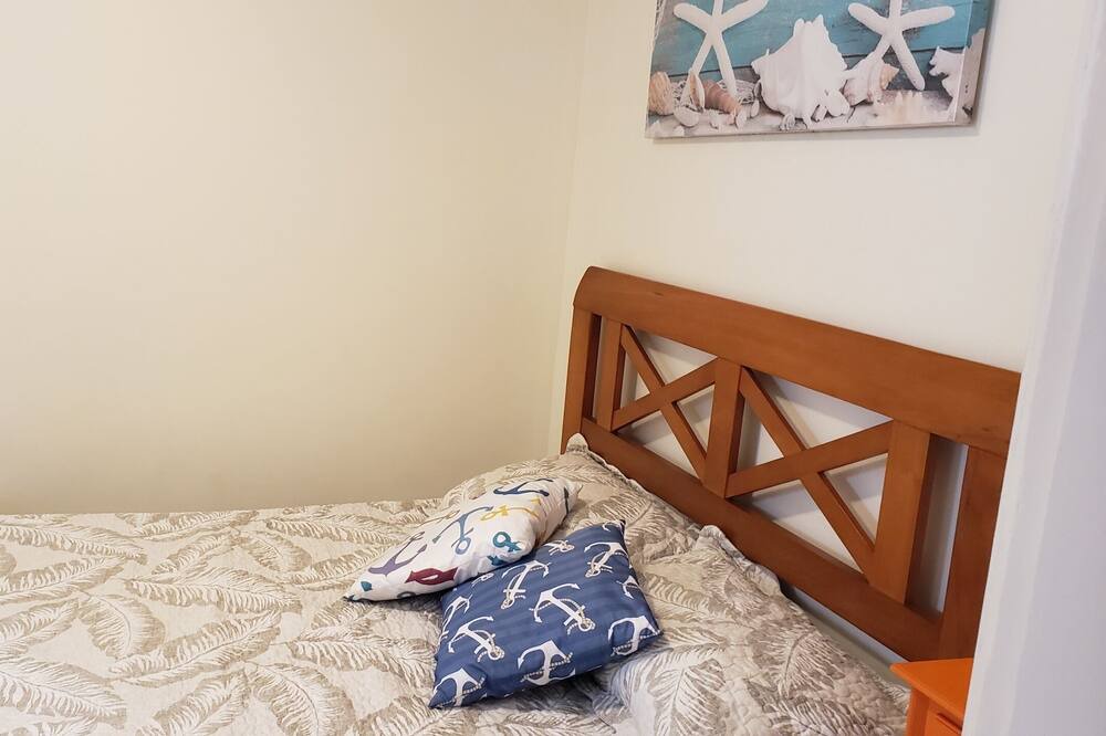 Photo of Bedroom in Tombo